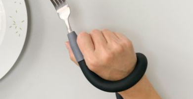Cutlery aid bendable fork